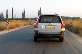 מהו היתרון בנהיגה בימין הכביש?