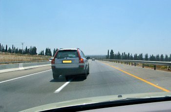באילו תנאים מותר לסטות מקו הנסיעה?