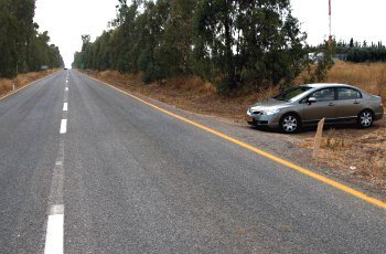 כיצד תנהג על פי הנראה בתמונה כאשר אתה נוהג בכביש?