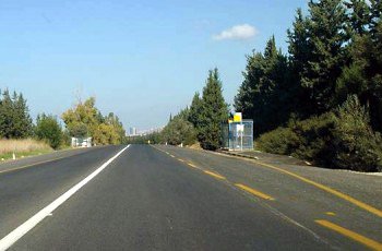 מדוע סומן קו הפרדה רצוף בתמונה?